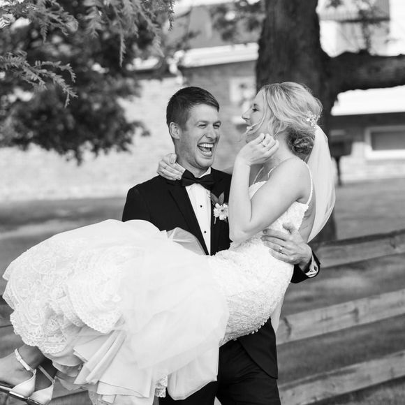 Meet your Posher, Danielle - Picture 1 of 1